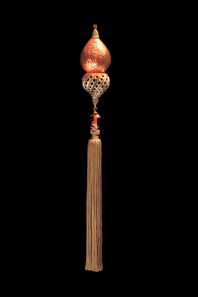 Glass-iron tassel